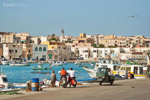 přístav ve městě Lampedusa