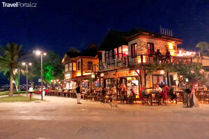 restaurant v Side